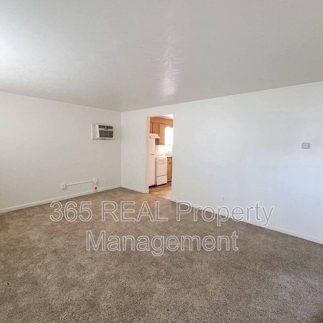 Building Photo - 2442 W 11th St