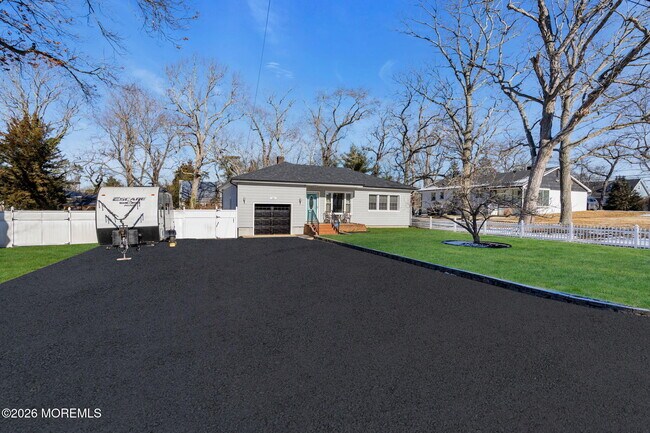 Building Photo - 242 Pennsylvania Ave