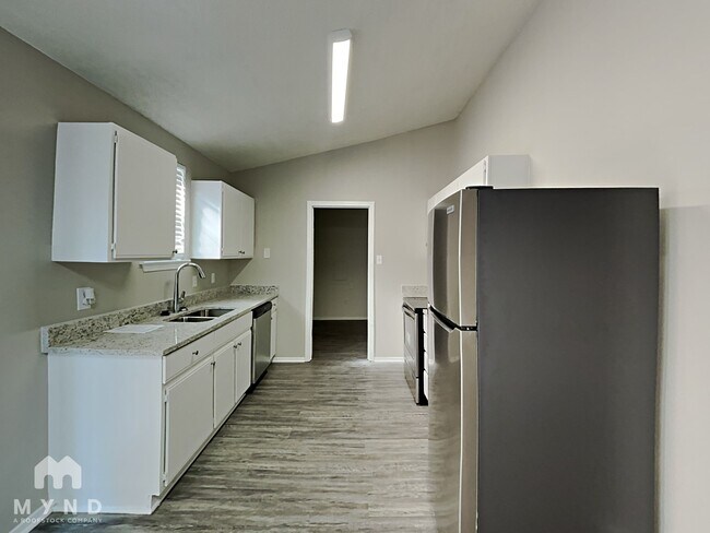 Foto del edificio - 5685 Burnette Cove