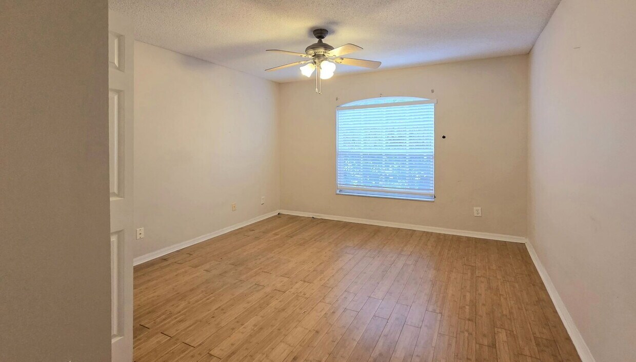Foto del edificio - 13912 Valleybrooke Ln