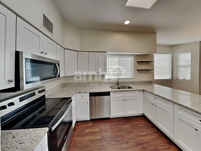Foto del edificio - 10191 N Tarheel Pl