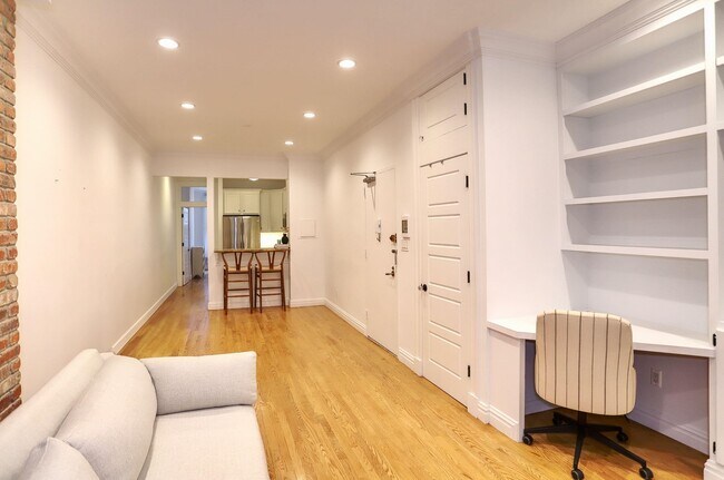 Foto del edificio - 1122 Hudson St