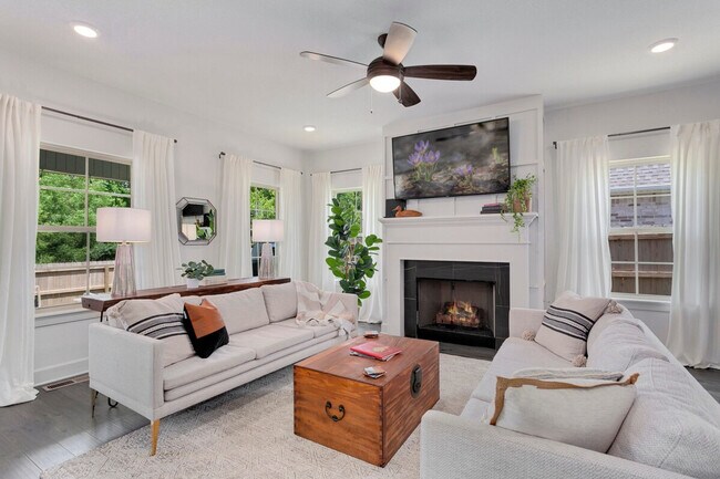 Foto del edificio - 262 N Solitude Bend