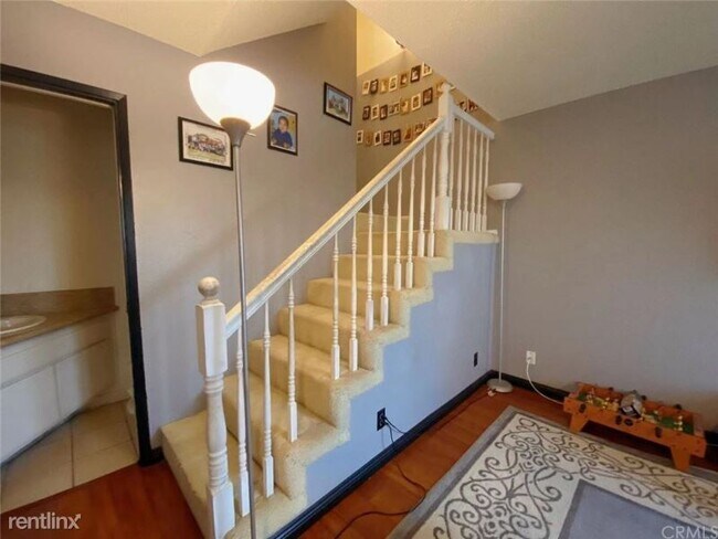 Foto del edificio - 2 br, 2.5 bath Townhome - 1360 W Orange Gr...