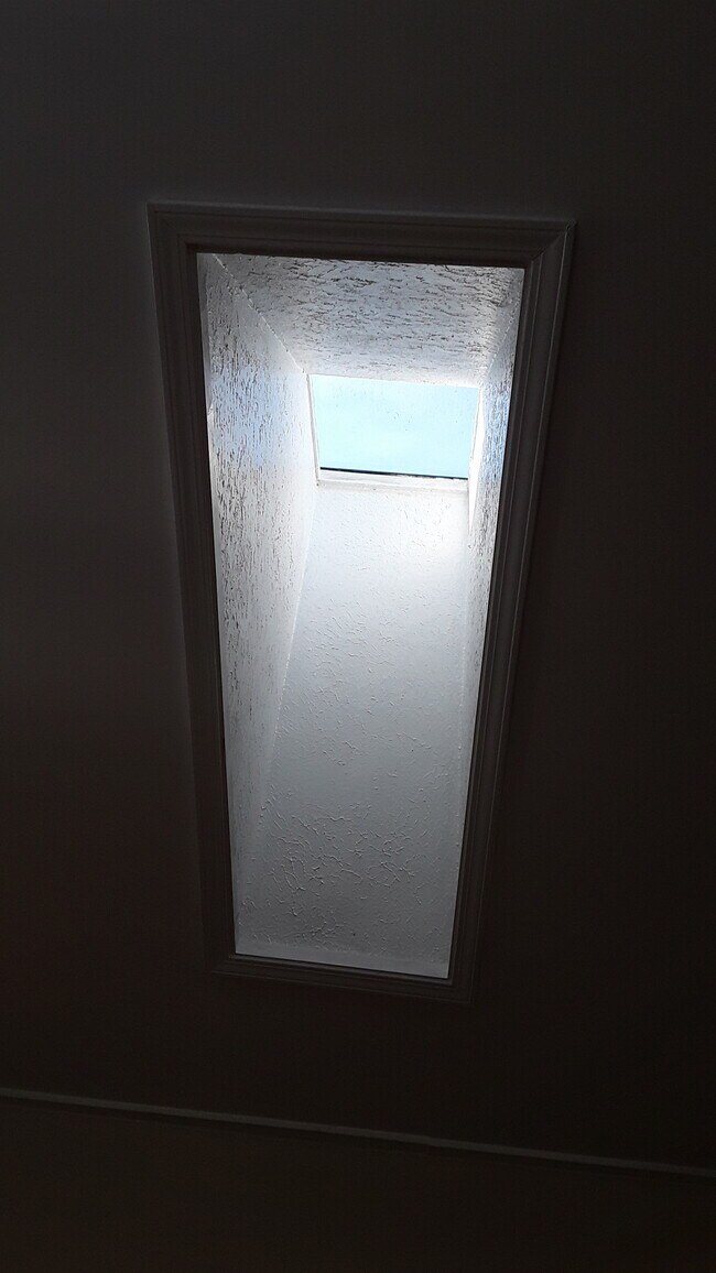 Foto del edificio - 726 E 8th St