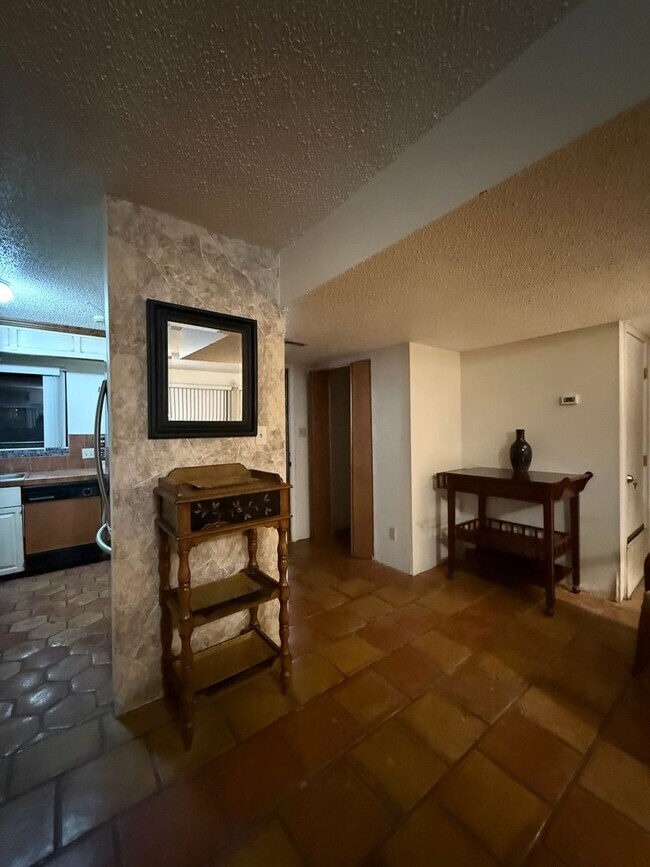 Foto del edificio - 3 Bedroom/2 Bath Furnished Condo, Water Pa...