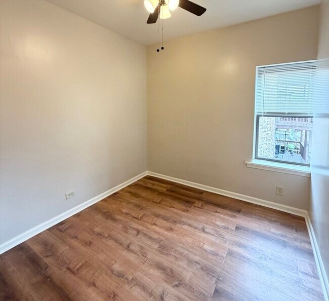 Foto del edificio - 1521 E 65th St