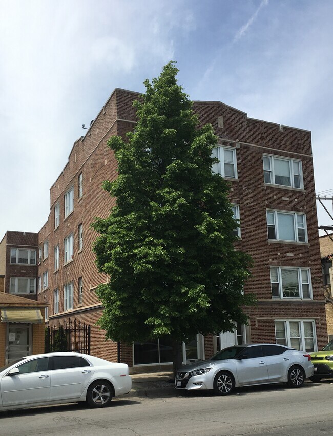 Building Photo - 3144 N Laramie Ave