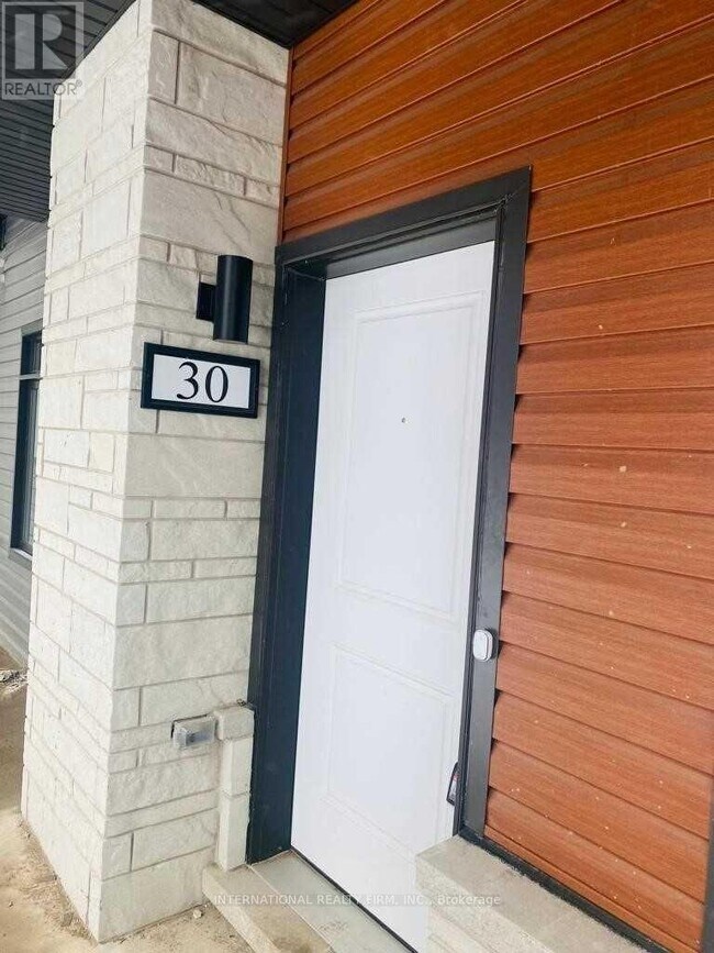 Building Photo - 2 Willow St