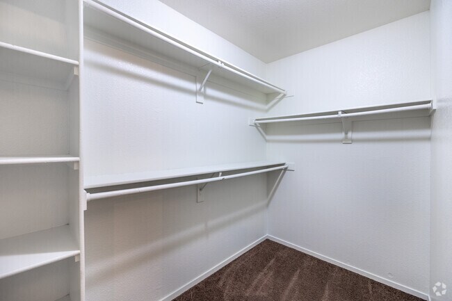 2BR, 2BA - 928SF - Walk-In Closet - PCB-Pecos Creek Blue