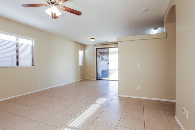 Foto del edificio - 11177 W Berkeley Rd
