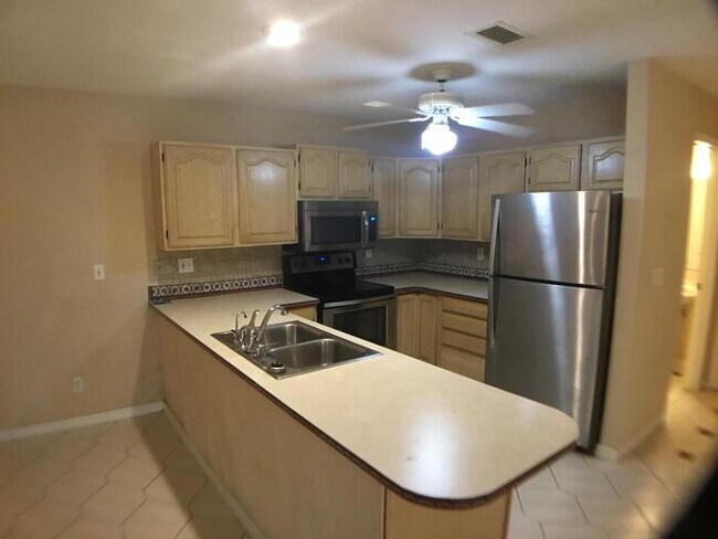 Foto del edificio - 720 SE 46th Terrace
