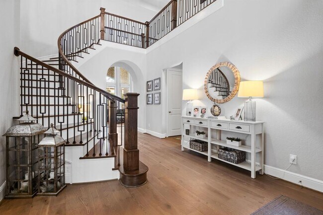 Building Photo - 28684 Clear Woods Dr