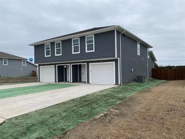 Building Photo - 340 Sunnyside Dr