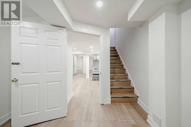 Building Photo - 1524 Avonmore Square