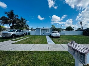 Building Photo - 9235 SW 41st St