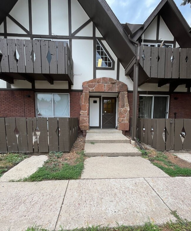 Building Photo - 3250 O'Neal Cir