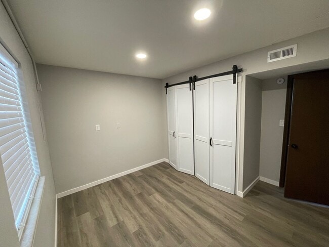 Foto del edificio - 2008 Juniper Dr