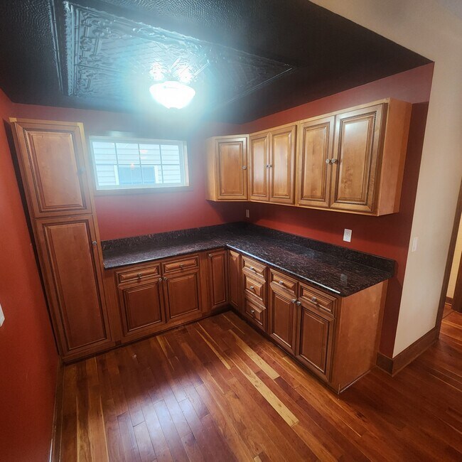 Amplio apartamento de una habitación en el moderno Tremont - 807 Starkweather Ave