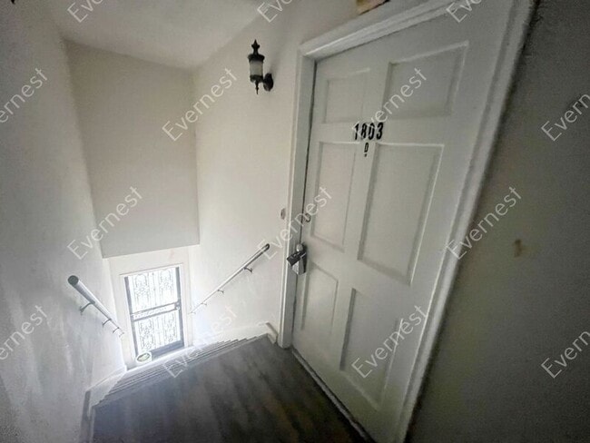 Building Photo - 1803 Bailey Ave