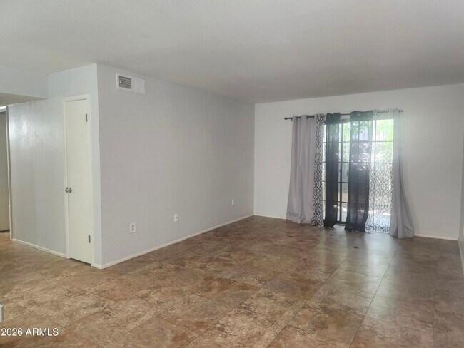 Building Photo - 3119 W Cochise Dr