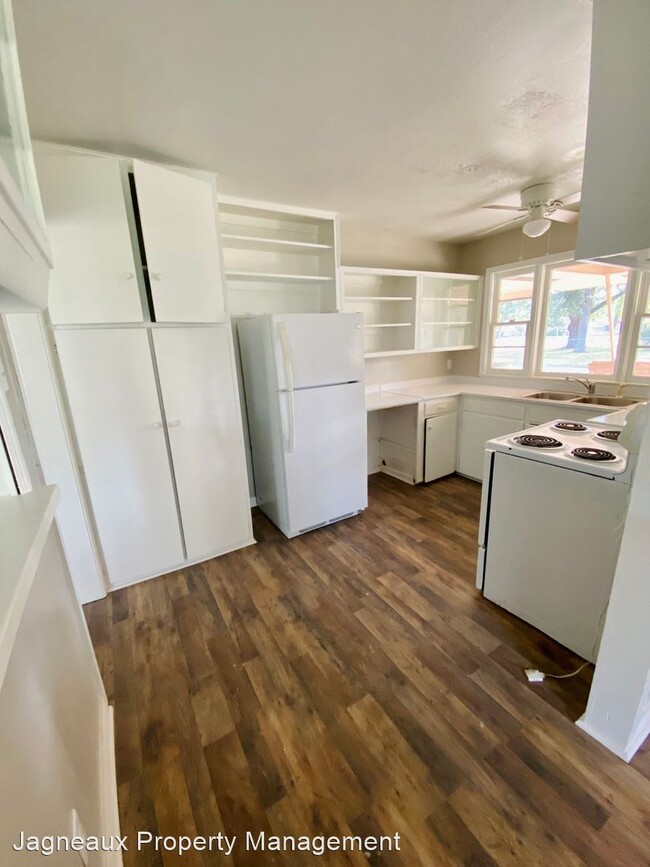 Building Photo - 3 br, 1 bath House - 3566 Monroe St