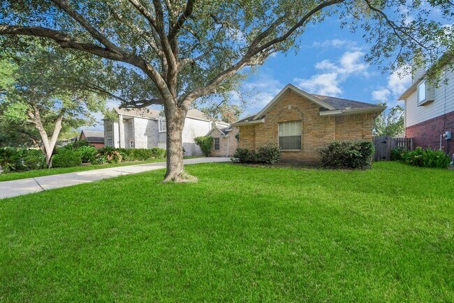 Building Photo - 21106 Brookrock Cir