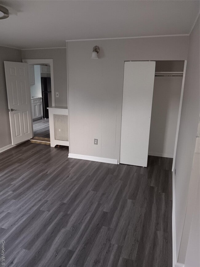 Building Photo - 142 Smith St