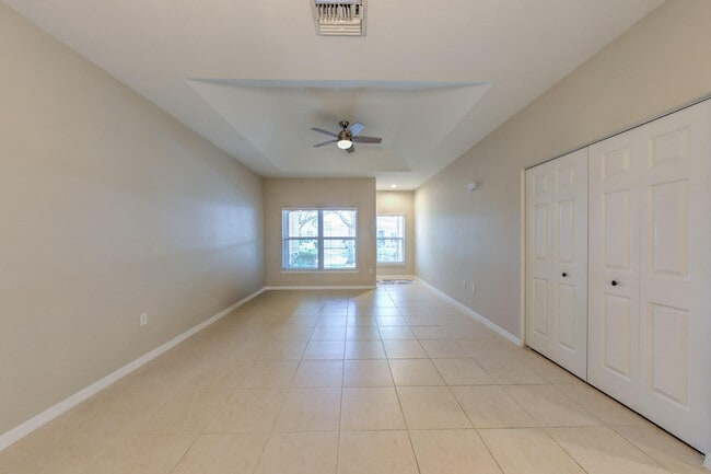Building Photo - 1868 S Dovetail Dr
