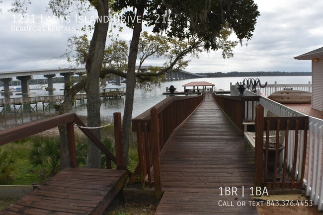 Building Photo - 1231 Ladys Island Dr