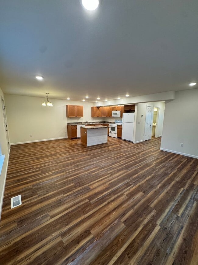 Brand new construction 3 bed near JBER - Brand new construction 3 bed near JBER House