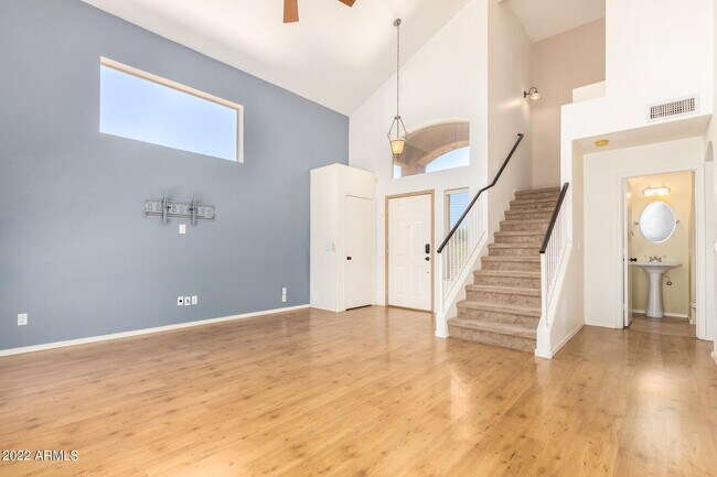 Foto del edificio - 1348 S Heritage Dr