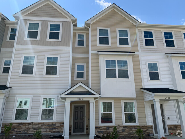 Building Photo - Room in Townhome on Chert Ln