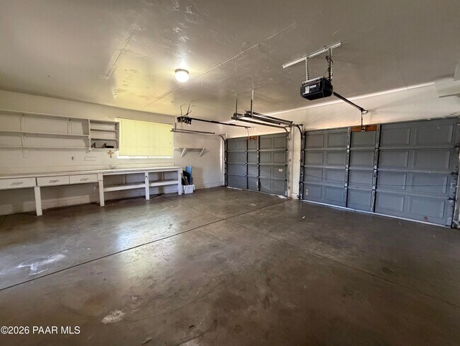 Foto del edificio - 366 W Tamarack Ln