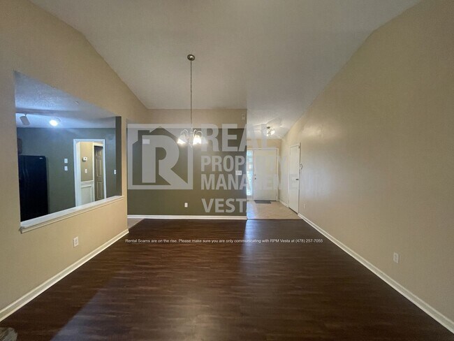 Foto del edificio - 146 Lake Pointe Dr