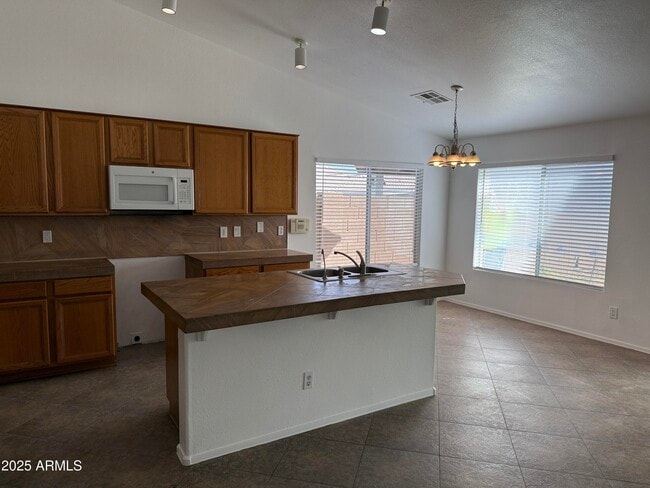 Building Photo - 1319 W Michelle Dr