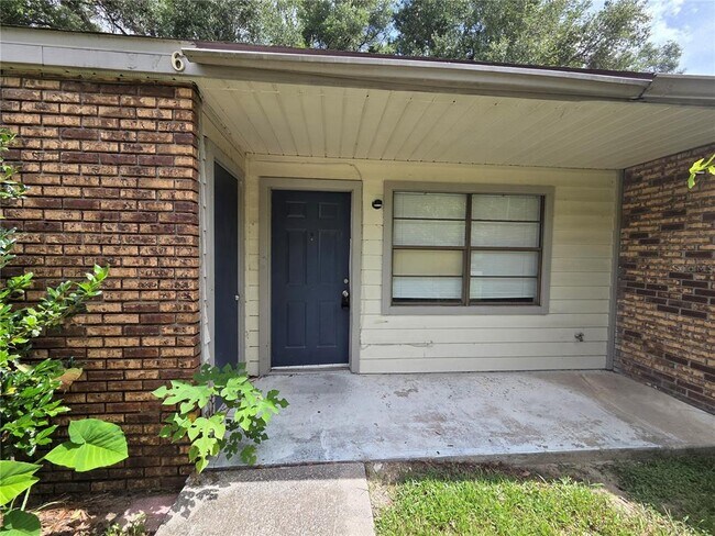 Building Photo - 3761 NE 41st St