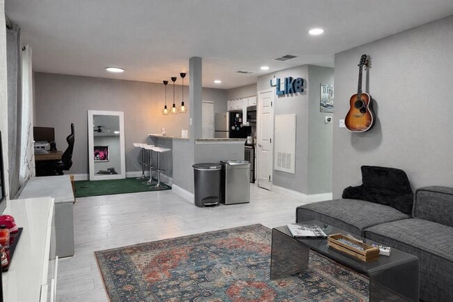 Foto del edificio - 2450 Ashdale Dr