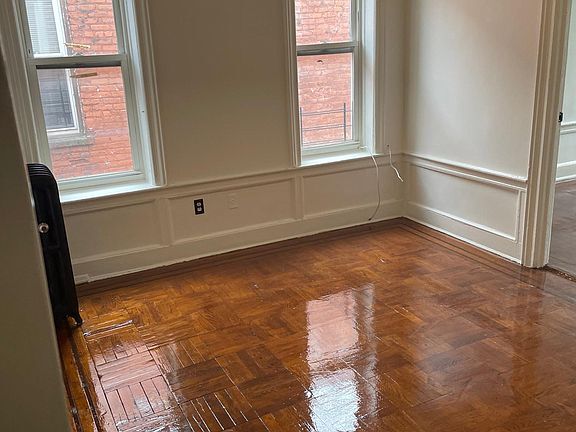 Foto del edificio - 322 E 94th St