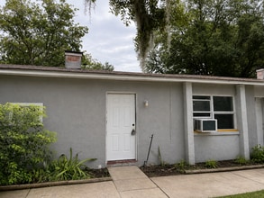Building Photo - 606 N Gordon St