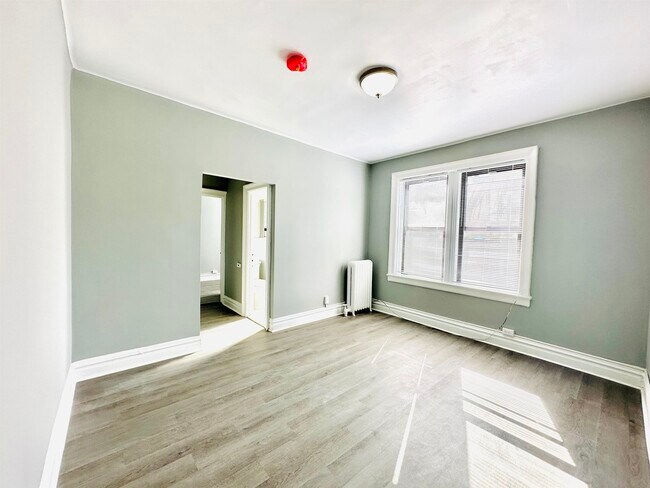 Foto del edificio - 117 Corbin Ave
