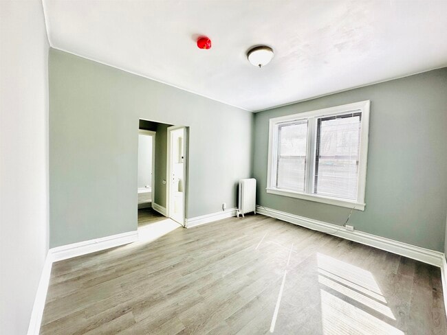 Building Photo - 117 Corbin Ave