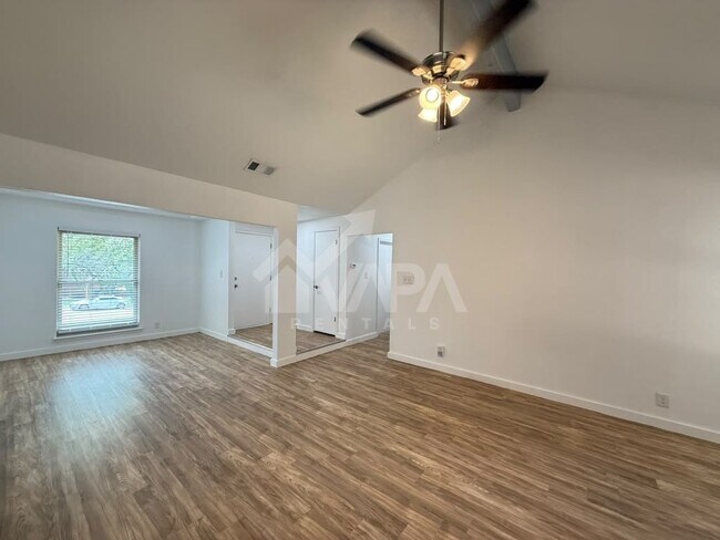 Foto del edificio - 4900 Timber Trace St
