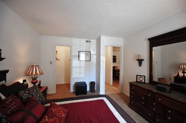 Interior Photo - Featherstone Apartments