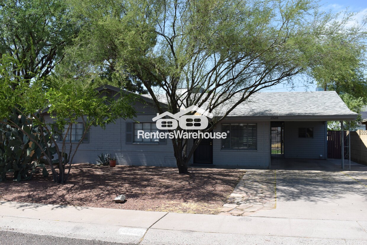 Primary Photo - 2528 E Coolidge St