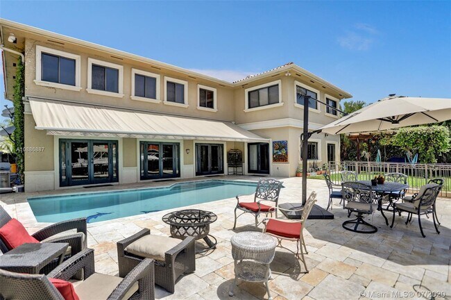 Building Photo - 3302 NE 166th St