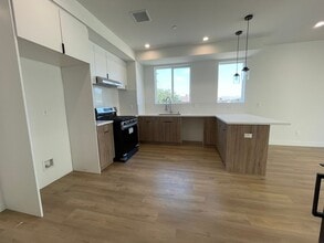 Building Photo - 4514 Lomita St