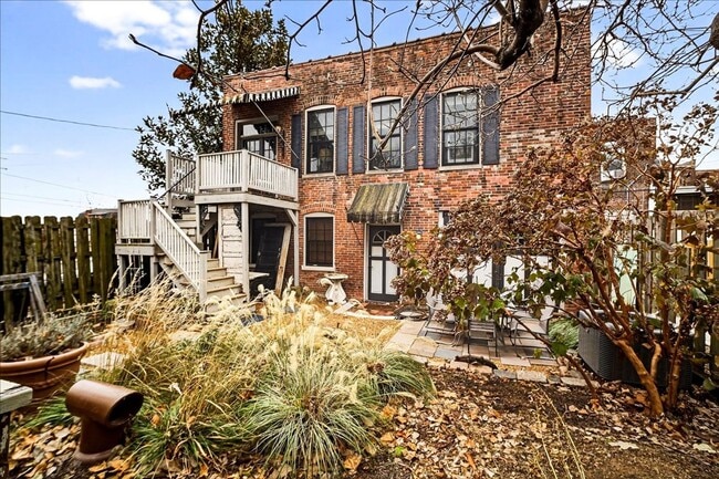 Building Photo - 1010 Allen Ave