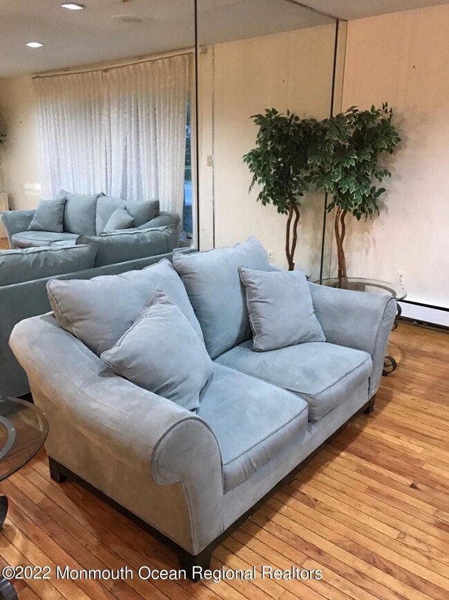 Building Photo - 634 Westwood Ave