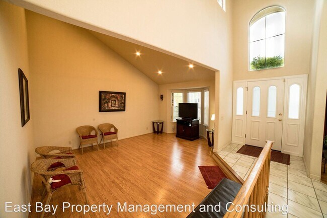 Building Photo - 4 br, 3 bath House - 2316 Tulip Road